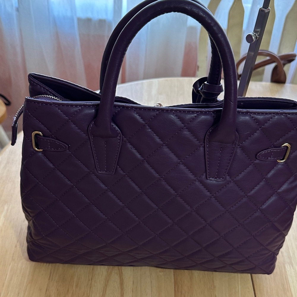 Badgley Mischka Elegant Purple Quilted Handbag - Picture 3 of 9